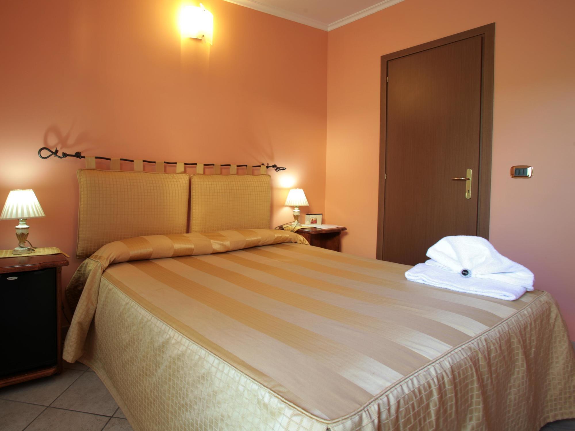 Airport Hotel Fiumicino Luaran gambar