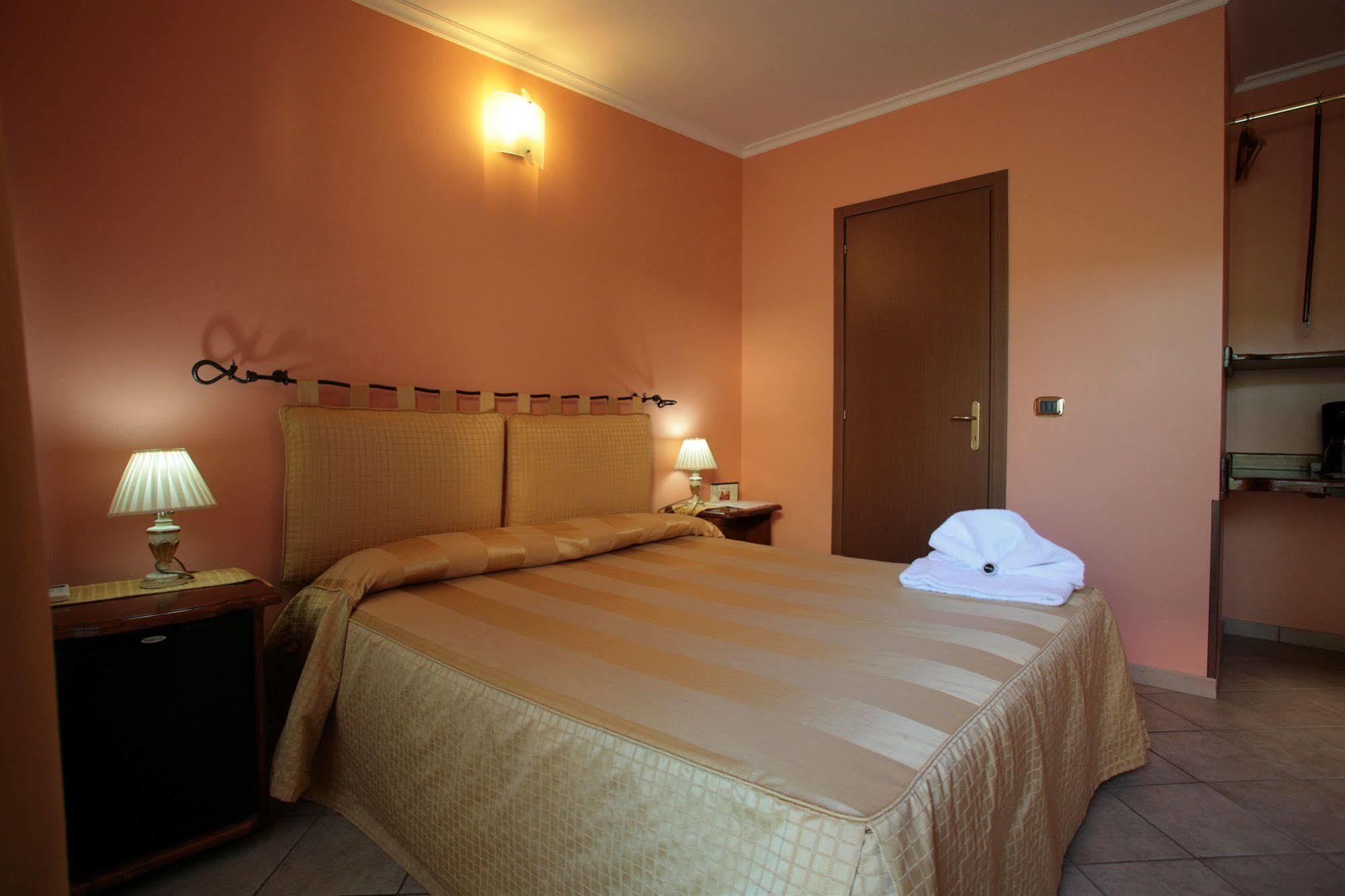 Airport Hotel Fiumicino Luaran gambar